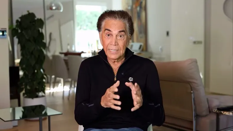 American Airlines humilla a José Luis “El Puma” Rodríguez durante un vuelo