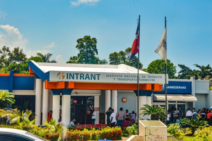 INTRANT y Cruz Roja lanzan programa Tránsito+Limpio para hacer pruebas toxicológicas a conductores en Navidad