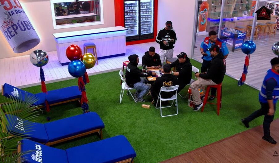 ¡Qué tá pasando aquí! Integrantes de la producción se adueñan de la Casa de Alofoke 2