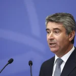 Socialistas se abstendrán en votación de presupuestos para evitar crisis en Portugal