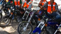 Motoristas exigen respuestas claras tras nueva norma de cascos