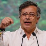 Petro pregunta a Trump "bajo qué norma" anuncia el cierre del espacio aéreo venezolano