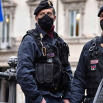 Desmantelan red nigeriana de narcotráfico que usaba "mulas" para meter droga en Italia