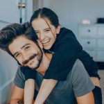 Camilo y Evaluna lanzan canción navideña que fusiona tradiciones latinas y de Estados Unidos