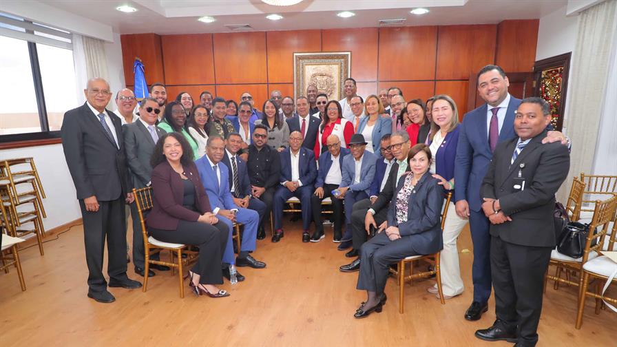 Comisión de Cultura estudiará proyecto que ordena enseñanza de bachata y merengue en el sistema educativo | 2 | Comisión de Cultura estudiará proyecto que ordena enseñanza de bachata y merengue en el sistema educativo - Noticias de hoy en República Dominicana | De Último Minuto