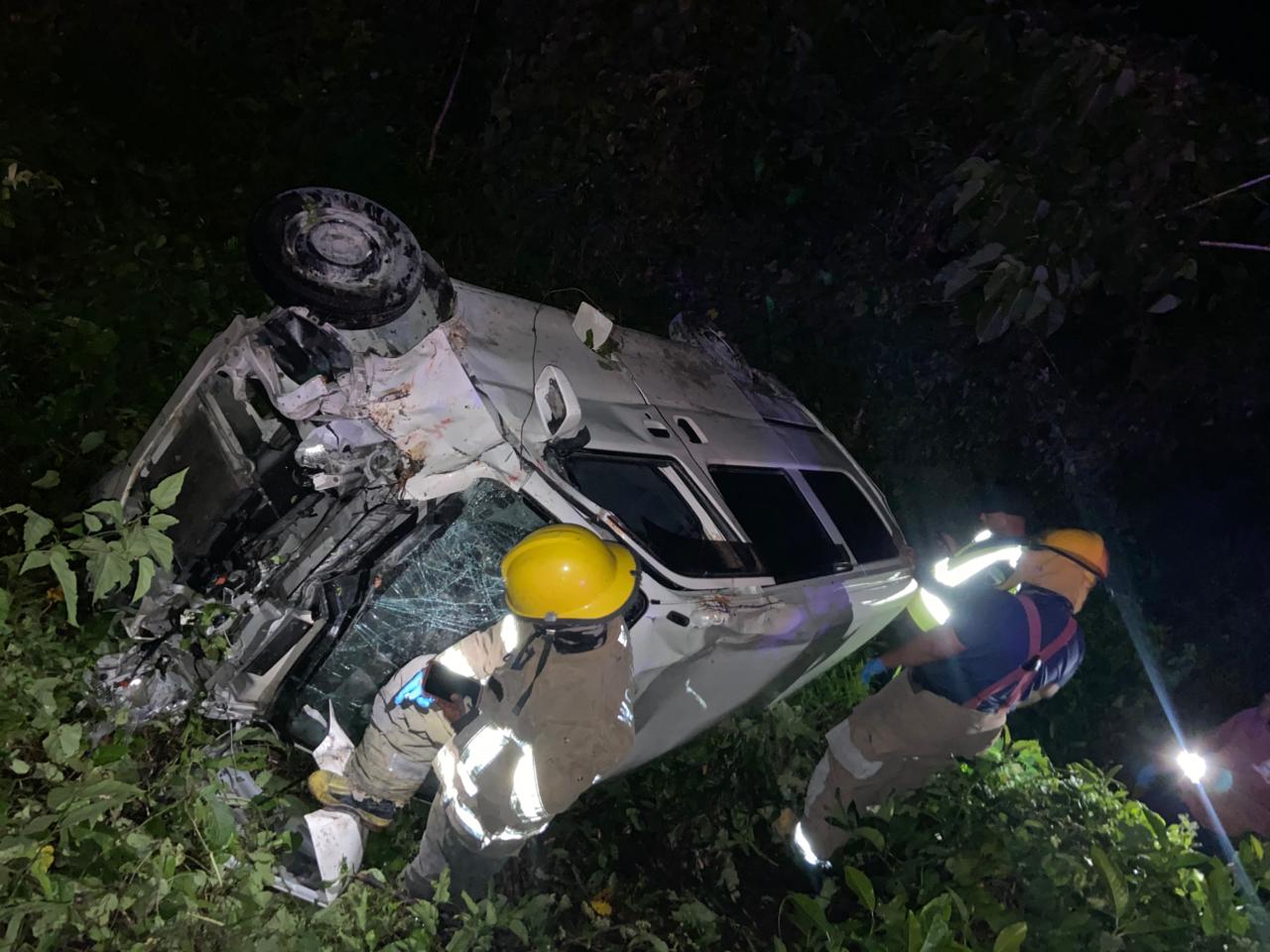 4 Hombres Heridos en Accidente de Guagüita en Verón