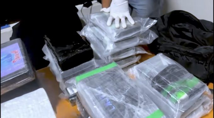 Capturan dos alemanes ligados a presunta red de drogas en aeropuertos dominicanos