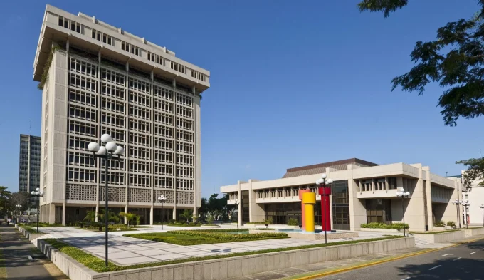 República Dominicana mantiene su tasa de política monetaria en el 5.25 % anual