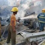 Cuerpo de Bomberos sofoca incendio en almacén en Los Ranchitos, Bávaro