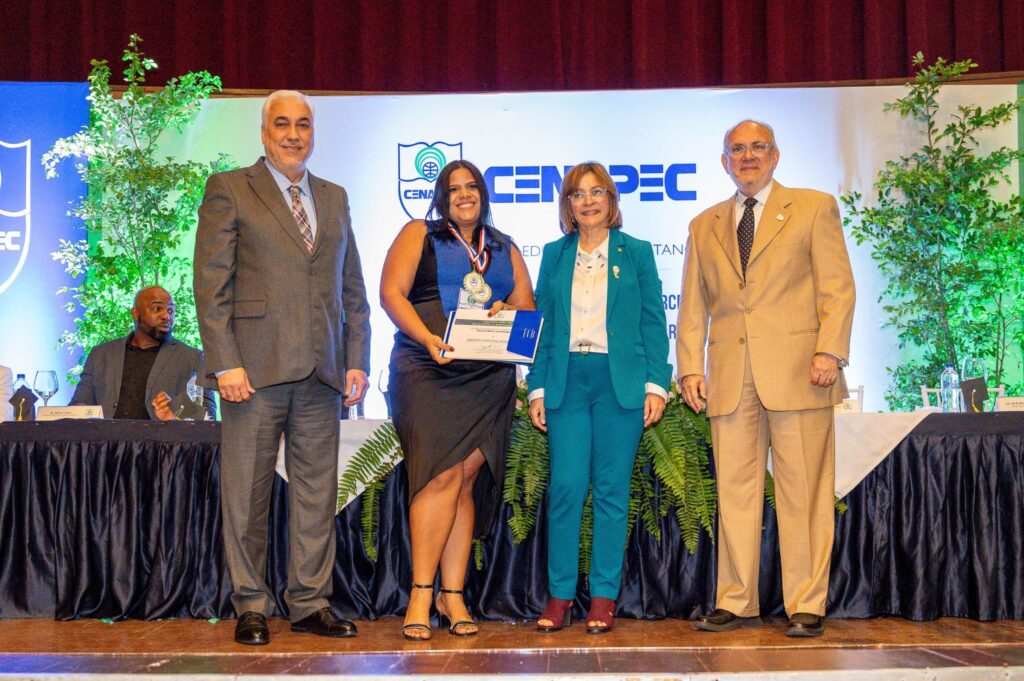 CENAPEC gradúa a 1,036 bachilleres en Santo Domingo y centros del interior | 2 | CENAPEC gradúa a 1,036 bachilleres en Santo Domingo y centros del interior - Noticias de hoy en República Dominicana | De Último Minuto
