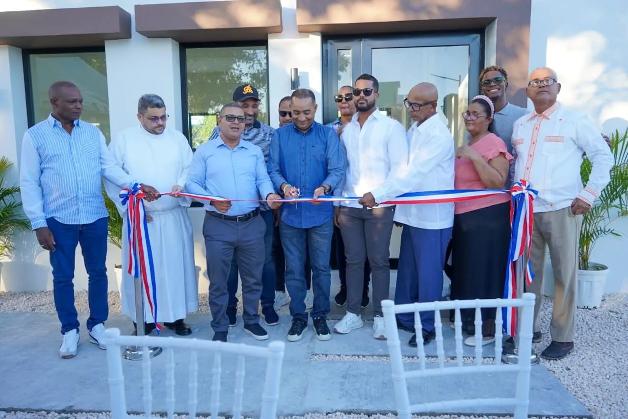 Campo Lindo recibe nuevo Centro Comunal y parque rehabilitado por el Ayuntamiento