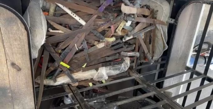 Retienen 700 Armas Blancas Durante Fin de Semana en La Altagracia