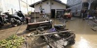Ascienden a 921 los fallecidos por las inundaciones en Indonesia