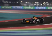 Verstappen aviva el Mundial con una victoria y Sainz se cuela en el podio del Gran Premio de Catar