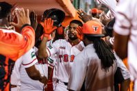 Toros extienden su dominio con cuarta victoria seguida y superan 7-4 a los Leones