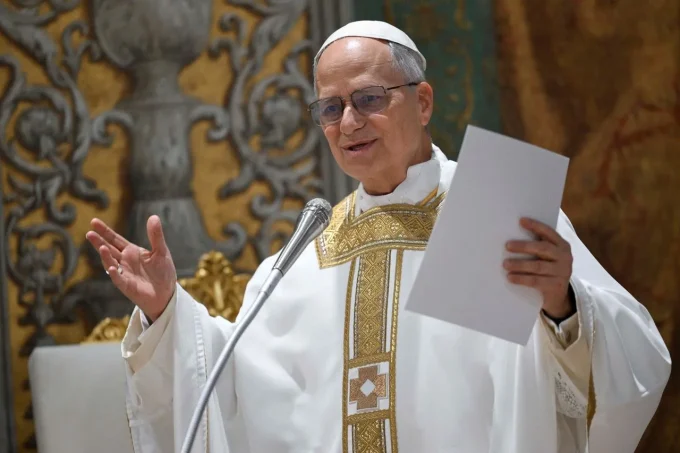 El Papa pide unir fuerzas para regular la inteligencia artificial y proteger a los jóvenes
