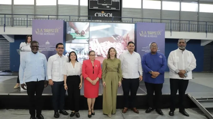 Gobierno entrega bono navideño a 1.4 millones de beneficiarios de Supérate