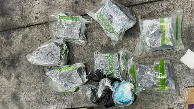 Incautan ocho paquetes de presunta cocaína que serían enviados a España