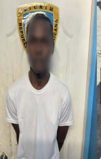 DICRIM arresta hombre en Friusa con motocicleta reportada como robada