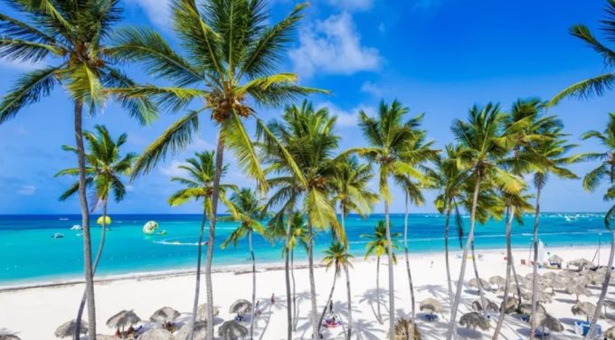 Un 27 de diciembre con Sol y Cielos despejados hoy en Punta Cana