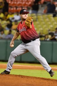 Lakins lidera blanqueada 6-0 y Escogido derrota a las Águilas en Santiago