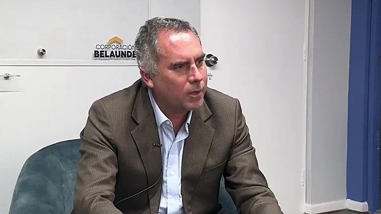 El candidato presidencial tiroteado en Perú ve "muy factible" que la violencia empeore