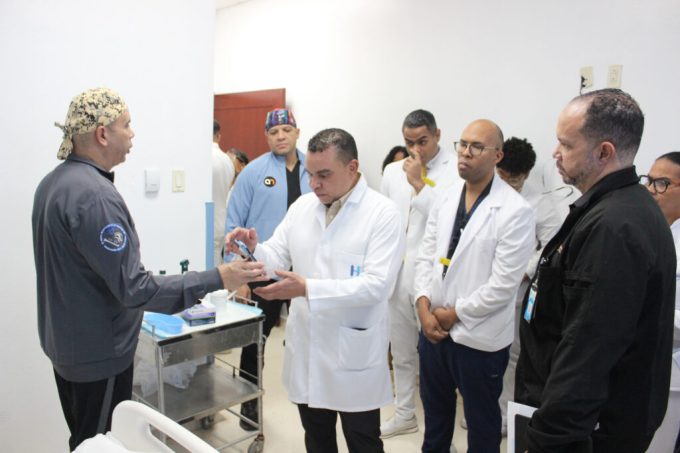 Ney Arias Lora da de alta a paciente resultó herido en la Fiscalía de SDE