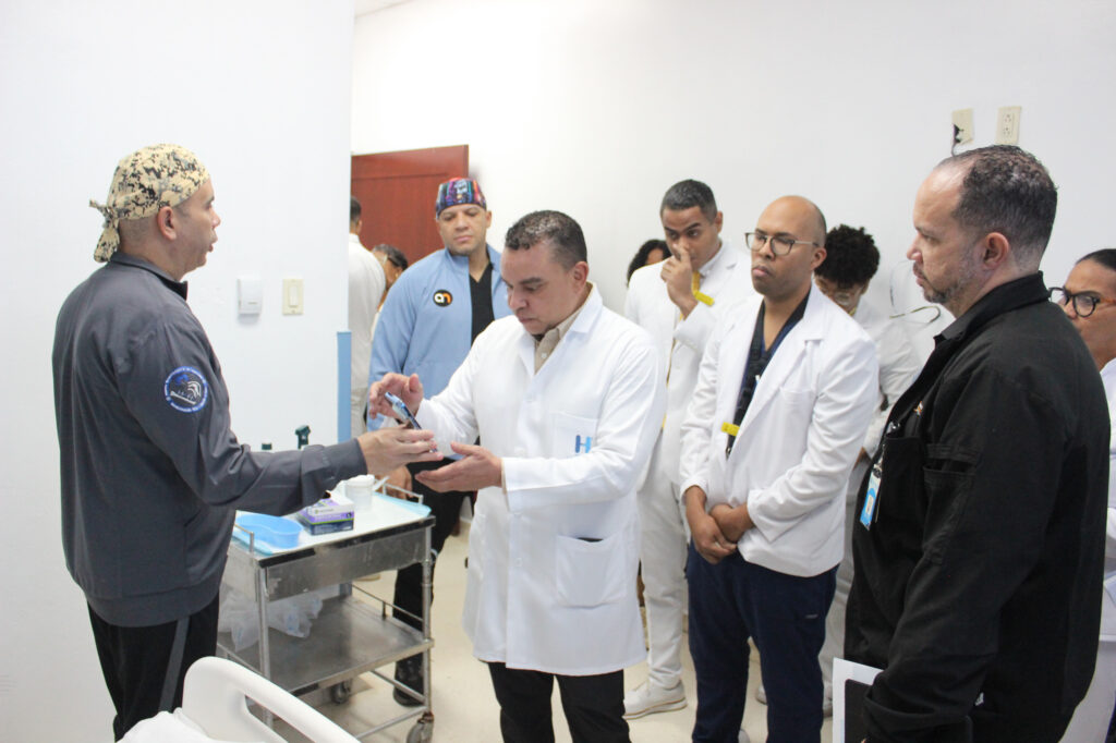 Ney Arias Lora da de alta a paciente resultó herido en la Fiscalía de SDE