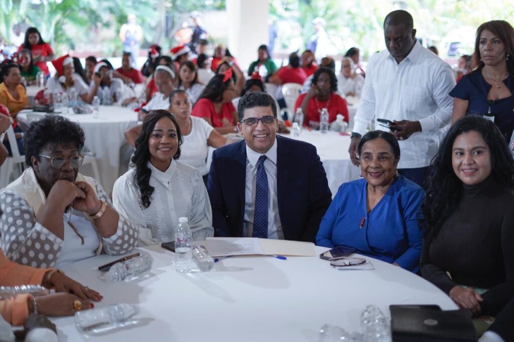Gobierno entrega Bono Navideño a más de 1 millón 400 mil personas beneficiarias de Supérate | 3 | Gobierno entrega Bono Navideño a más de 1 millón 400 mil personas beneficiarias de Supérate - Noticias de hoy en República Dominicana | De Último Minuto