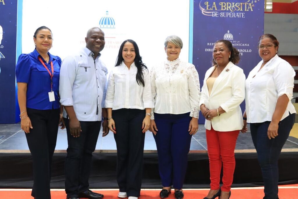 Gobierno entrega Bono Navideño a más de 1 millón 400 mil personas beneficiarias de Supérate | 2 | Gobierno entrega Bono Navideño a más de 1 millón 400 mil personas beneficiarias de Supérate - Noticias de hoy en República Dominicana | De Último Minuto