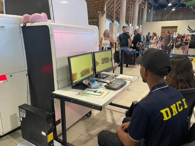 DNCD REFUERZA OPERATIVOS DE INTERDICCIÓN EN PUERTOS Y AEROPUERTOS POR TEMPORADA NAVIDEÑA