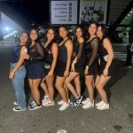 Fans llegan al concierto de Alleh y Yorghaki con outfits inspirados en “una noche estrellada en la ciudad”