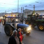 Agricultores bloquean Grecia con sus tractores para exigir fondos atrasados por corrupción