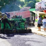 Avanza el asfaltado en Macao y La Ceiba como parte del Plan Integral de Viabilización
