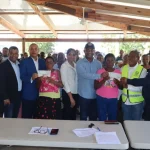 Gobierno entrega RD 48 millones en compensaciones a residentes de Monte Grande por impacto de la presa