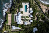 Nuevas imágenes revelan el interior desconocido de la isla privada de Jeffrey Epstein
