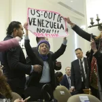 Manifestante irrumpe en la OEA y acusa a EE.UU. de actuar en Venezuela por el petróleo