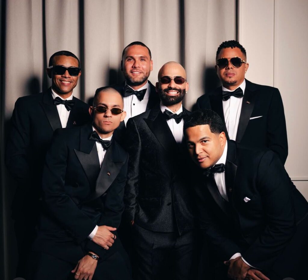 Arcángel celebra 20 años de carrera rodeado de grandes figuras de la música - Noticias de hoy en República Dominicana | De Último Minuto