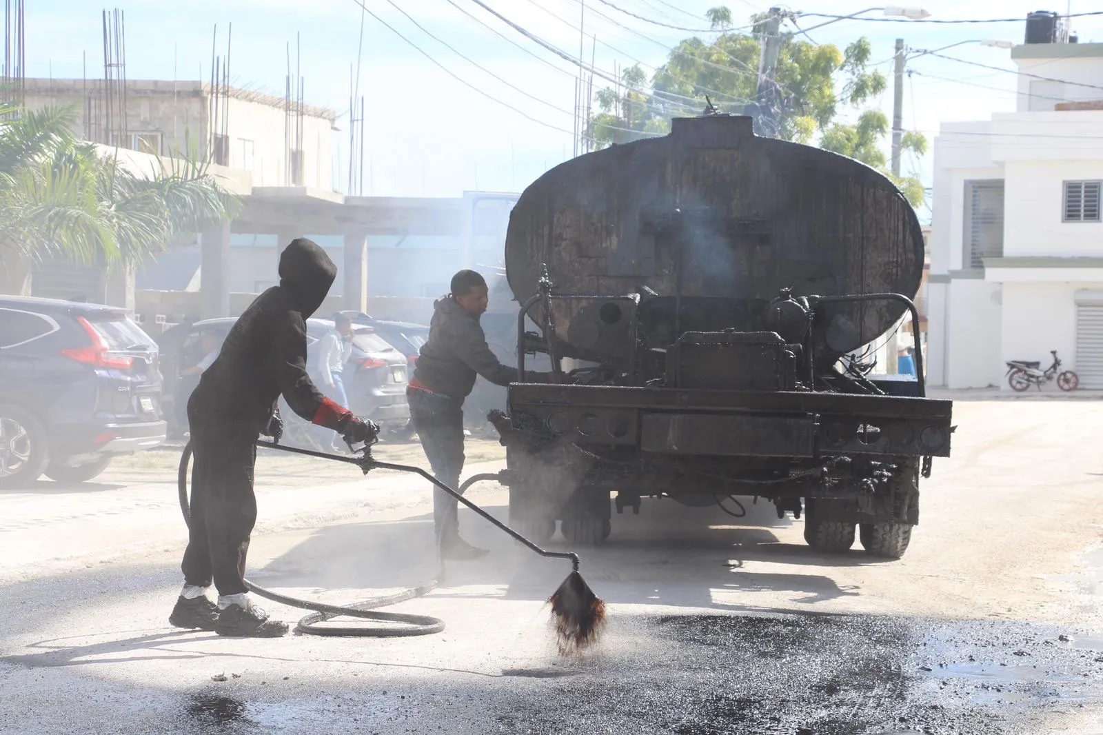 Alcaldía mejora calles en Lantigua, Verón–Punta Cana