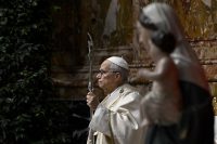 El papa avisa de que el principio que prohibía el uso de la fuerza para violar las fronteras se ha roto