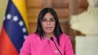 Trump advierte a Delcy Rodríguez de que si no actúa bien acabará peor que Maduro