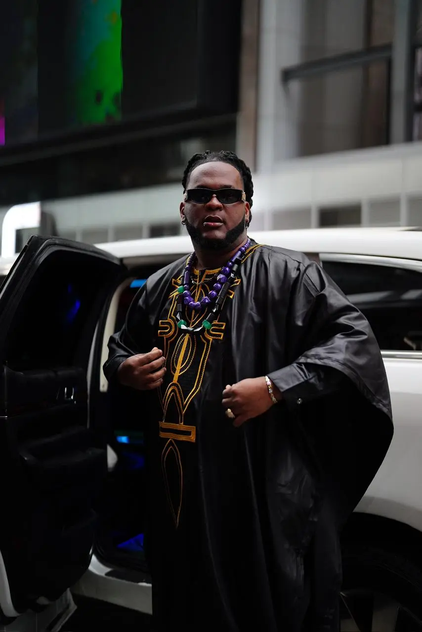 El Mafe sacude la escena urbana y se consagra en el afrobeat con su álbum “Afrodisíaco”