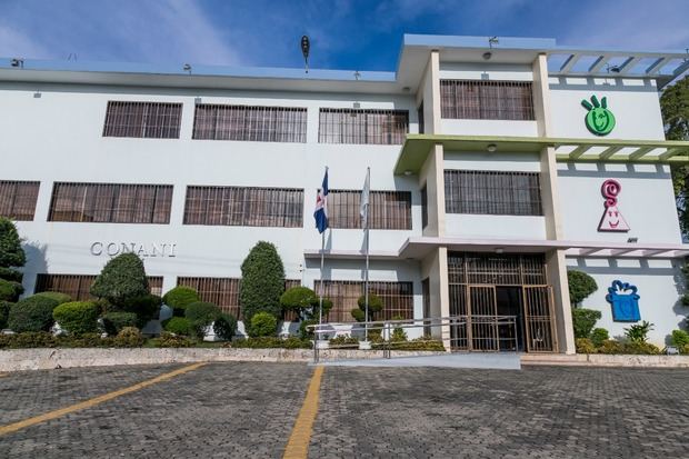 CONANI niega que personal institucional esté interceptando familias cerca de centros educativos