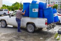 Alcaldía entrega tanques de basura a comunidades de La Ceiba y Macao