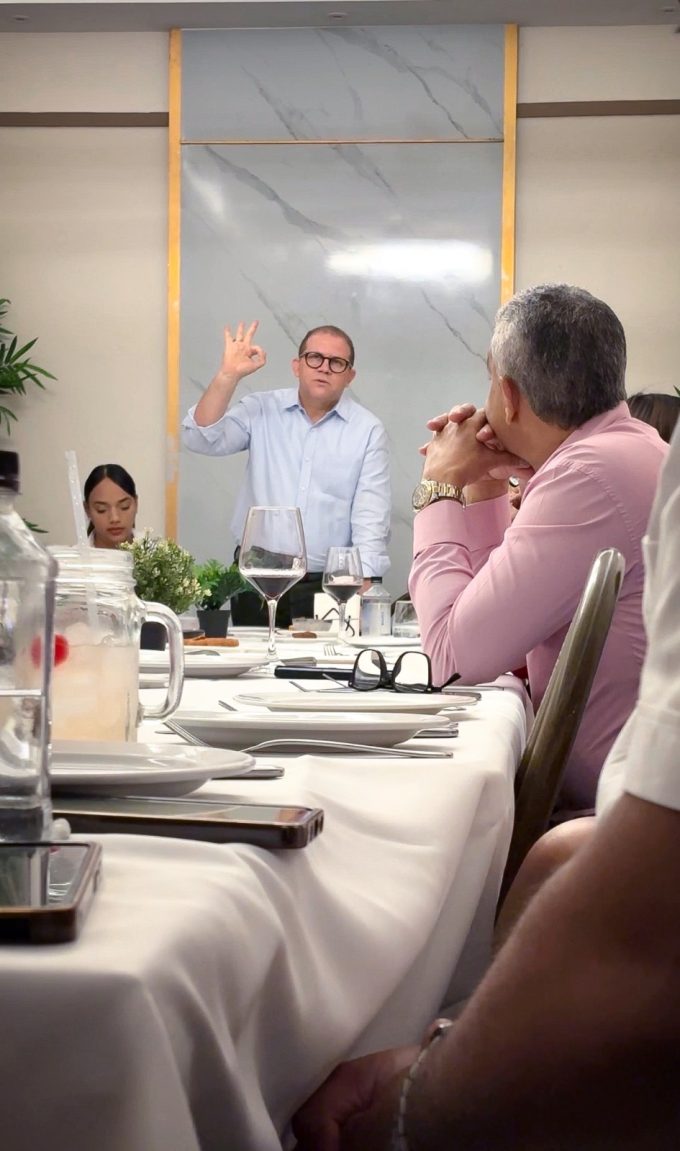 En encuentro con la prensa Rafael Castillo da señales de que será candidato a alcalde por la FP