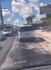 Trabajos viales provocan congestión vehicular en avenida España, Bávaro