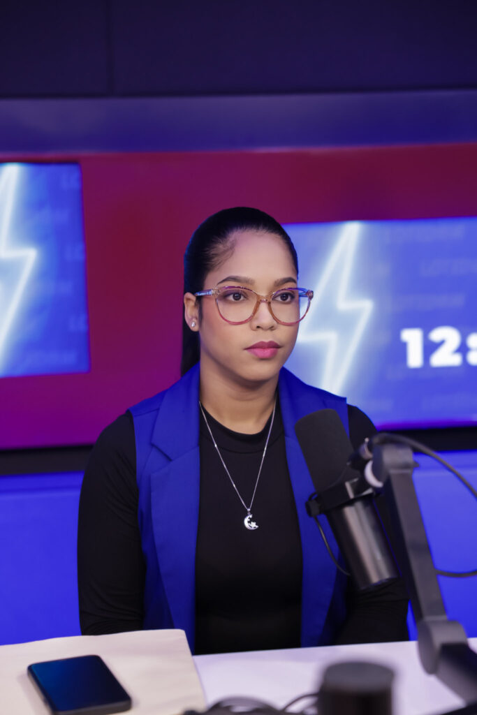 "No es fácil ver a mi hermana revolcarse del dolor": El grito de una joven para salvar a su melliza con leucemia