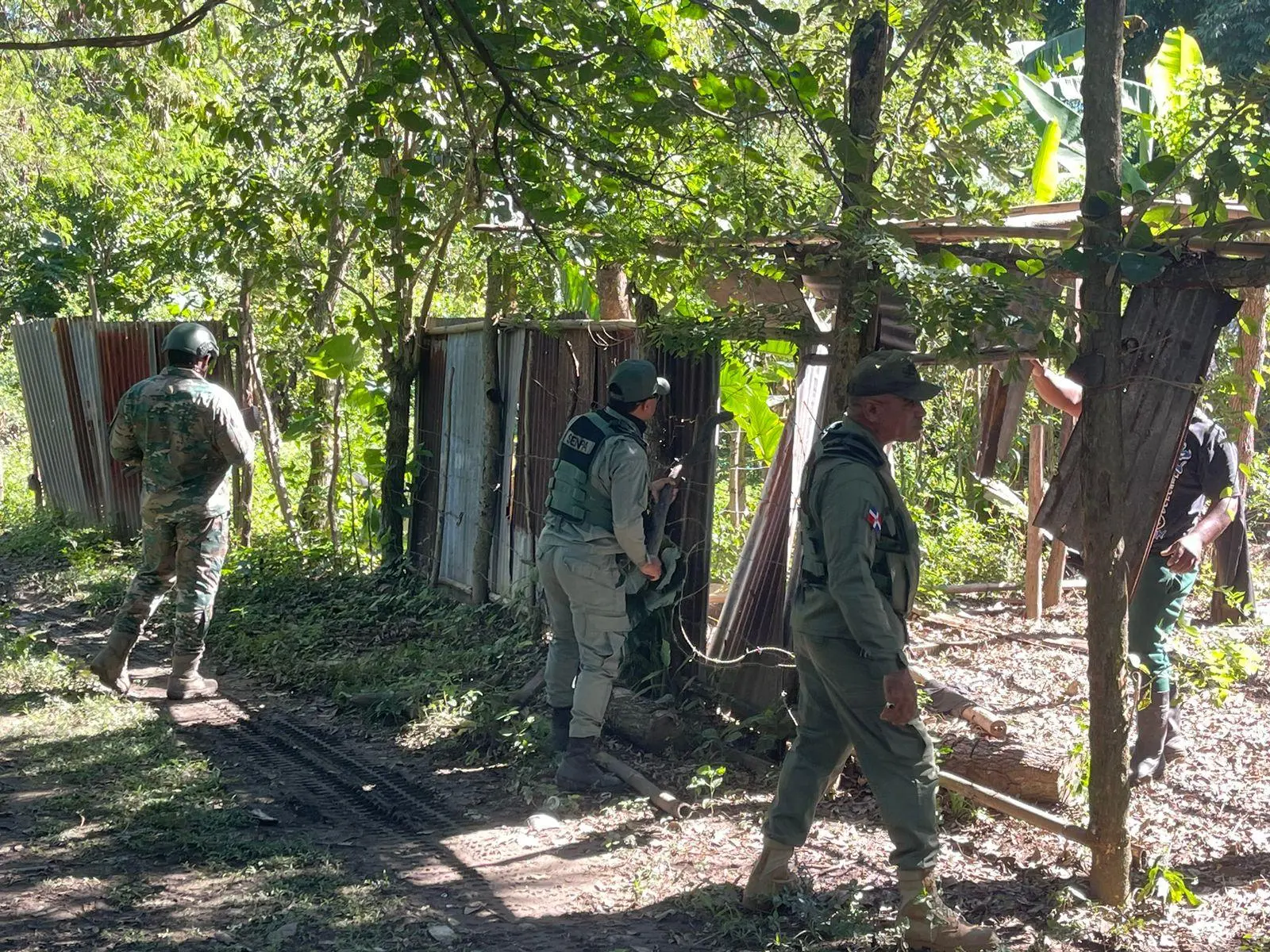 Medio Ambiente ejecuta operativo para recuperar zonas protegidas en la ribera del río Yuna