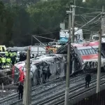 Aumentan a 39 los muertos tras accidente de trenes en España