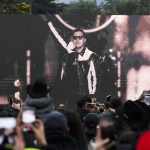 Miles de personas se reúnen en Bogotá para despedir con música y velas a Yeison Jiménez